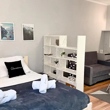 Quiet Base By Libertarent Wałbrzych