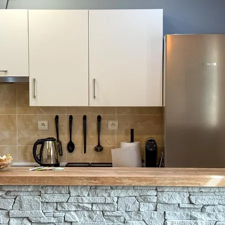 Quiet Base By Libertarent