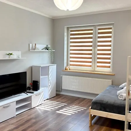 Quiet Base By Libertarent