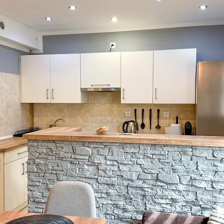 Quiet Base By Libertarent *