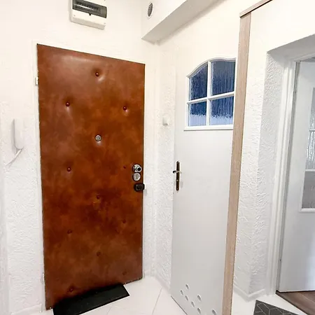 Quiet Base By Libertarent