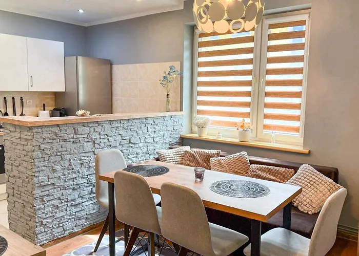 Quiet Base By Libertarent *