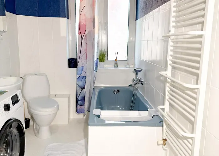 Quiet Base By Libertarent