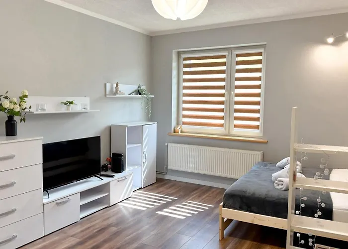 Quiet Base By Libertarent