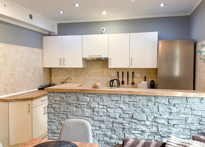 Quiet Base By Libertarent *