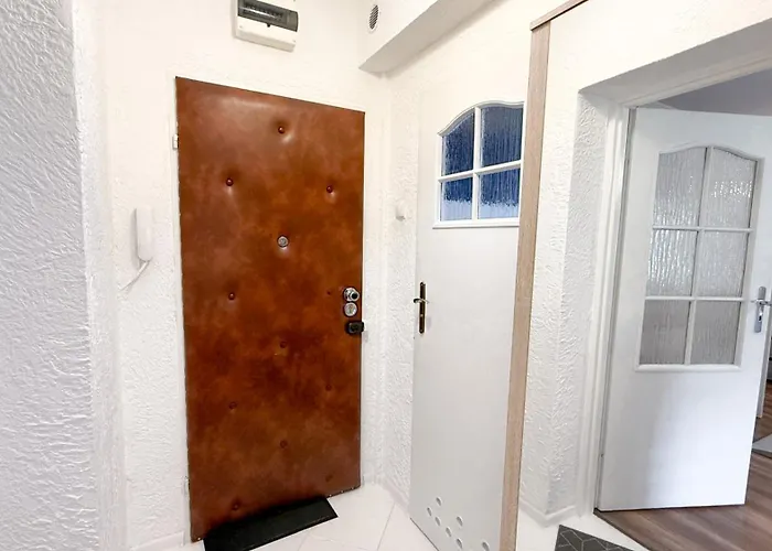 Quiet Base By Libertarent